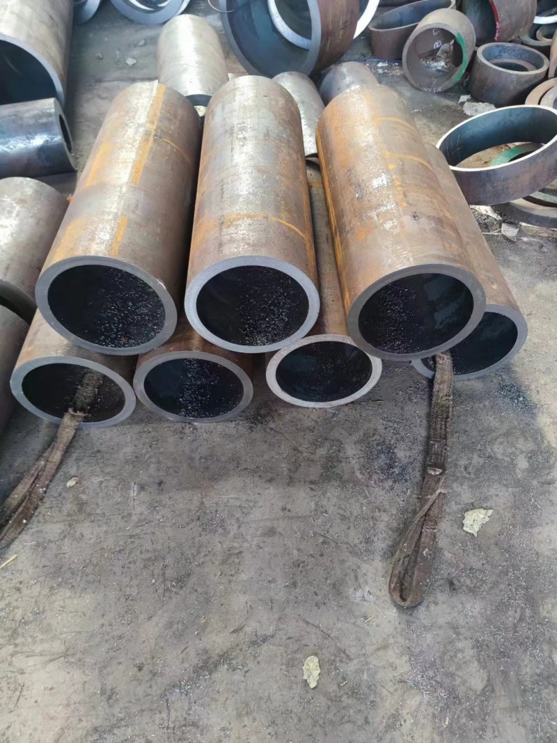 英德英德英德12Cr1MovG无缝钢管切割